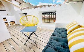 Maison Charmante Avec Terrasse, 2 Chambres